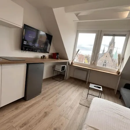 Soh Rent Centre - Tv - Wifi *